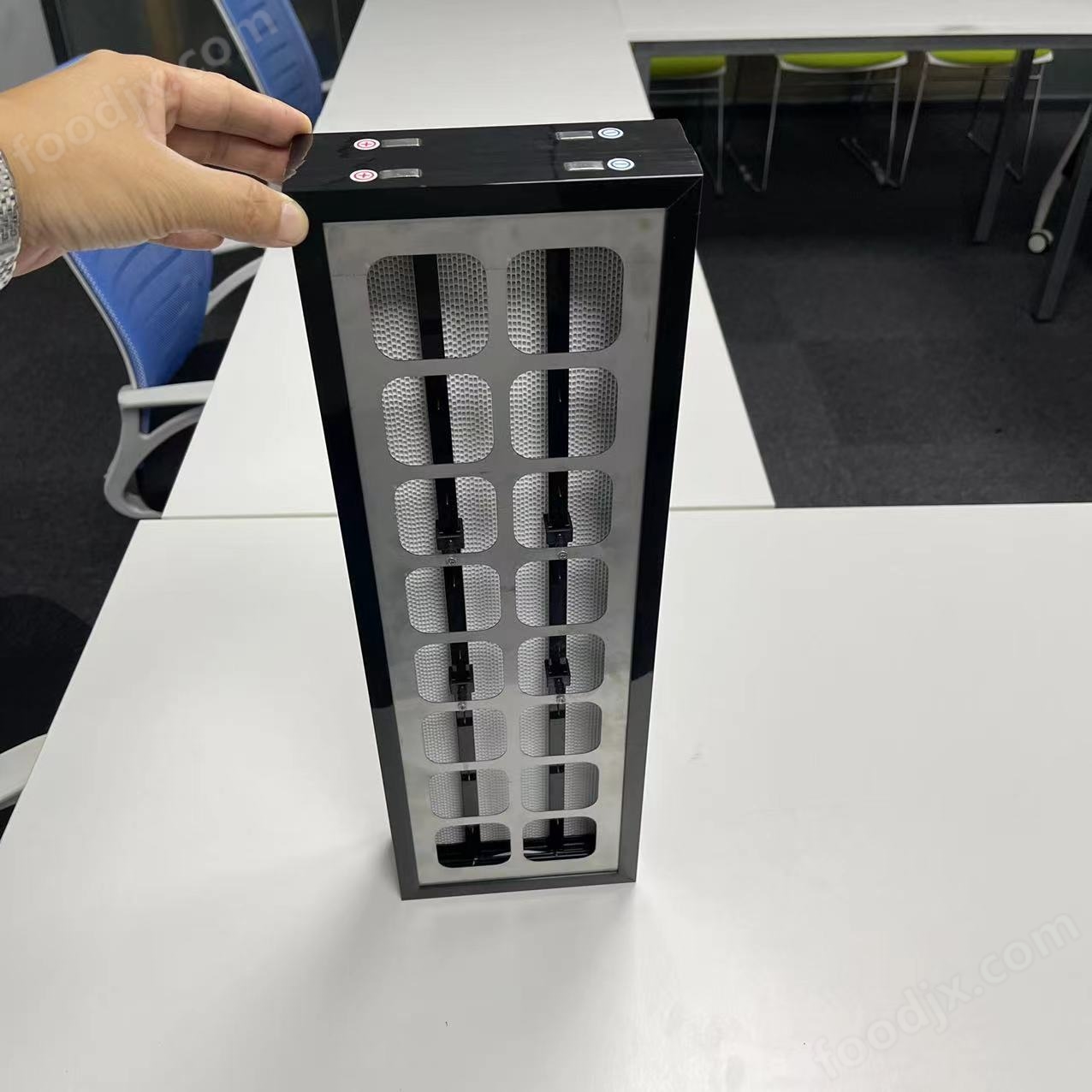 風(fēng)機(jī)盤管回風(fēng)口微靜電空氣凈化模塊除塵殺菌